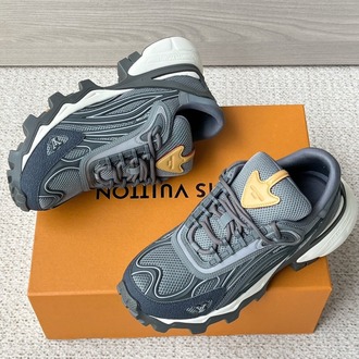 Louis Vuitton Summit Sneaker 38/45