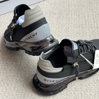 Givenchy 39/45