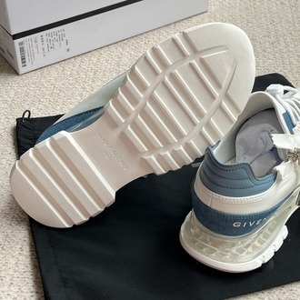 Givenchy 39/45