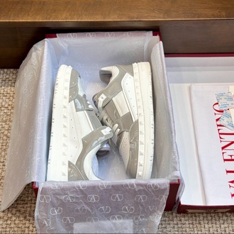 Valentino Garavani Freedots Sneakers 35-45
