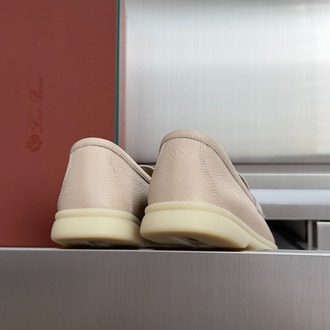 Loro Piana Summer Charms Walk 35-47