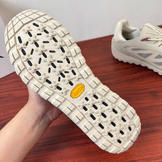 Moncler Trailgrip LP Light Beige 38-45