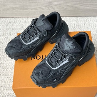 Louis Vuitton Summit Sneaker 38/45