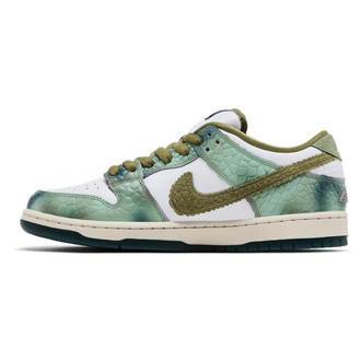 SB Dunk Low x Alexis Sablone Chameleon