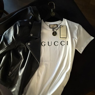 GUCCI Beyaz Tshırt - Büyük Yazılı