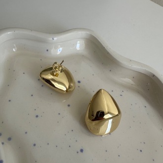 14k Gold Üçgen Bombeli Küpe