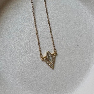 Çelik Gold Üçgen Taşlı Kolye