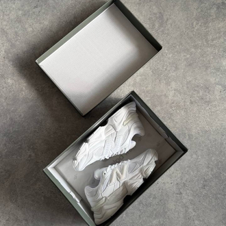 New Balance 9060 Triple White U9060NRJ (Dar Kalıp 1 Numara Büyük Alınız )