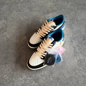 Nike Air Jordan 1 Low Fragment Design x Travis Scott (Dar Kalıp 1 Numara Büyük Alınız)