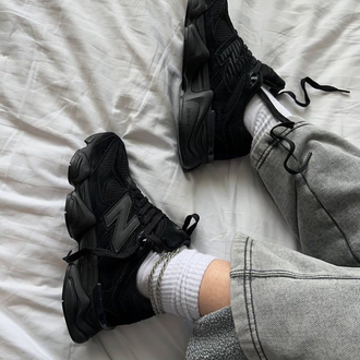 New Balance 9060 Triple Black