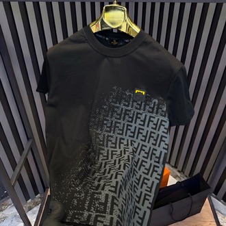 •FENDI T-SHIRT