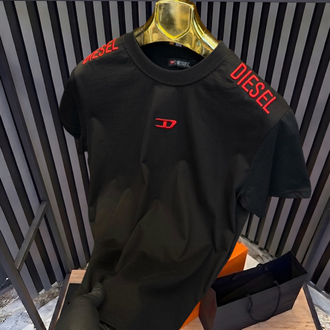 •DIESEL T-SHIRT