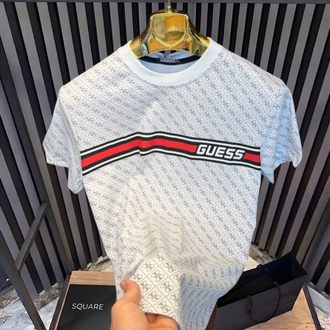 •GUESS T-SHIRT