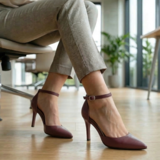 BORDO CİLT BİLEKTEN BAĞLI STILETTO