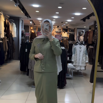 Selinada özel tasarım etekli takım