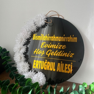 Beyaz Çiçekli Gold Yazı Kapı Süsü Siyah