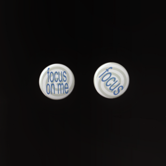 'focus/on me' rozet