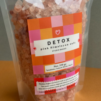 Pembe Himalaya Tuzu