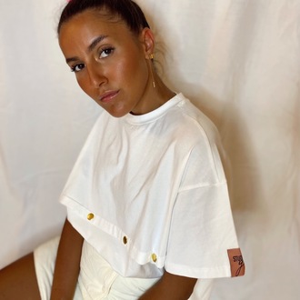 Lilii Beyaz ve Siyah Gold Zımbalı Basic T-shirt (L/XL Beden)