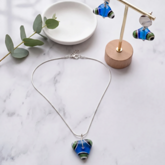 Soft Geometry Collection – El Yapımı Cam Kolye ve Küpe Seti