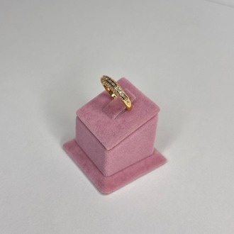 Yanları ve Ortası Baget Taşlı Gold Yüzük