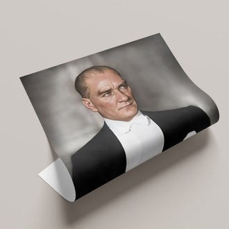 Takım Elbiseli Atatürk Posteri