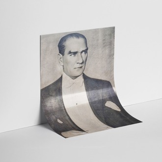 Siyah Beyaz Atatürk 2 Posteri