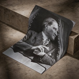 Trendeki Atatürk Posteri