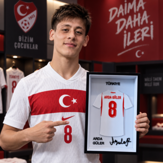 Arda Güler - Türkiye Milli Takım - İmzalı Forma Çerçevesi