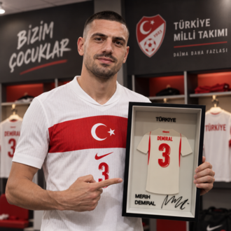 Merih Demiral - Türkiye Milli Takım - İmzalı Forma Çerçevesi