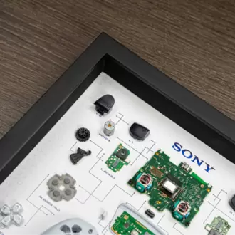 Sony PS5 DualSense Controller – Parçalanmış Tasarım Çerçeveli Duvar Tablosu