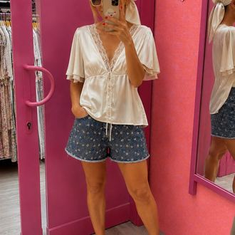 İşlemeli denim şort