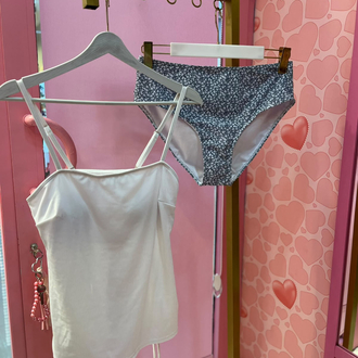 Çiçek desenli bikini 