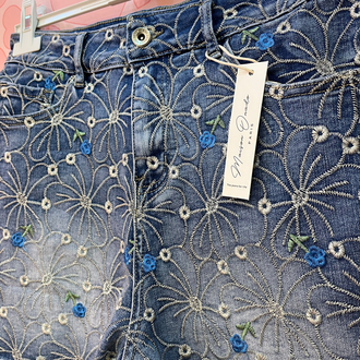 İşlemeli denim şort