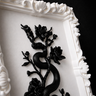 Eterna Yılan & Çiçek Rölyef Beyaz Tablo | Varaklı Çerçeve  170mm x230mm 