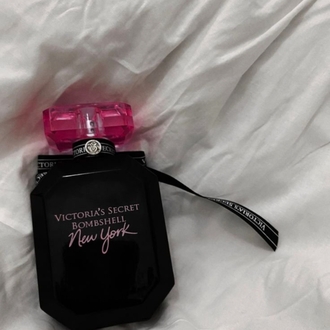 VICTORIA'S SECRET BOMBSHELL