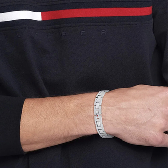 Th bracelet