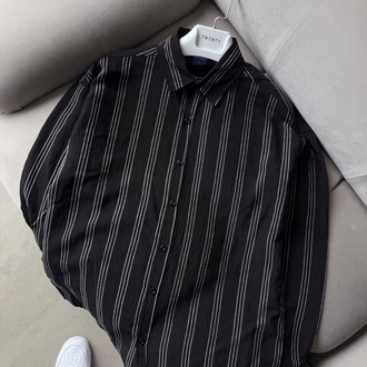 Çizgili oversize siyah gömlek
