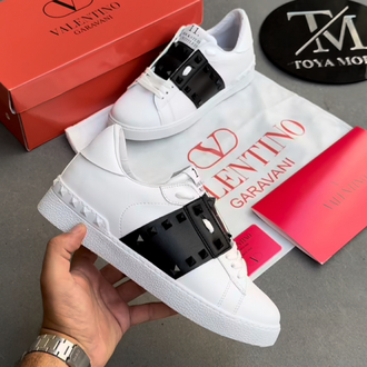 Valentino Garavani ‘New Seasıon’