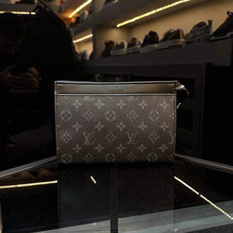 Louis Vuitton Premium Clatch