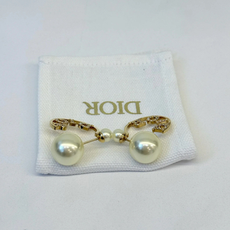 Dior İnci Detaylı Küpe