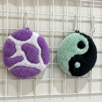 El Yapımı Yin Yang Tufting Bardak Altlığı & Mini Duvar Dekoru – Yeşil Tonlar (10 cm)