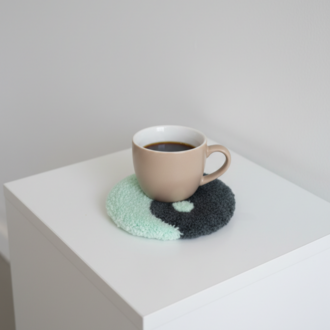El Yapımı Yin Yang Tufting Bardak Altlığı & Mini Duvar Dekoru – Yeşil Tonlar (10 cm)