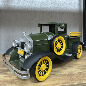 Metal Kasalı eski araba 