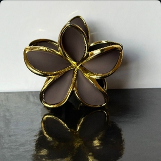 Kahverengi Lotus Toka 