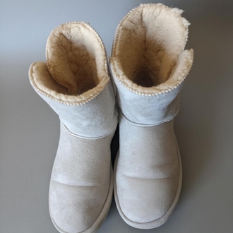Ugg Düğmeli Süet Bot