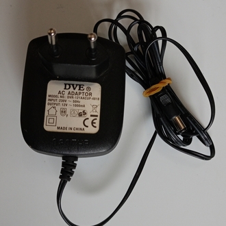 DVE 12V/1000 MA AC Adaptör