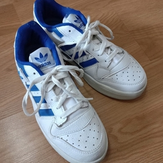 Adidas Forum Low Sneakers
