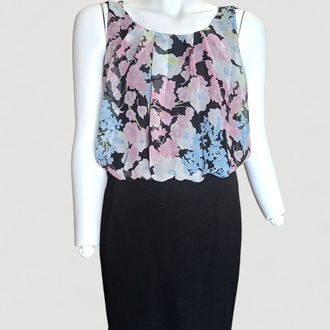 Pastel Tonlarda Çiçek Desenli Midi Elbise