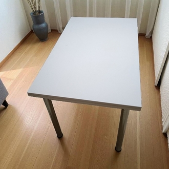 İkea Model 6 kişilik Açılır Kapanır Masa